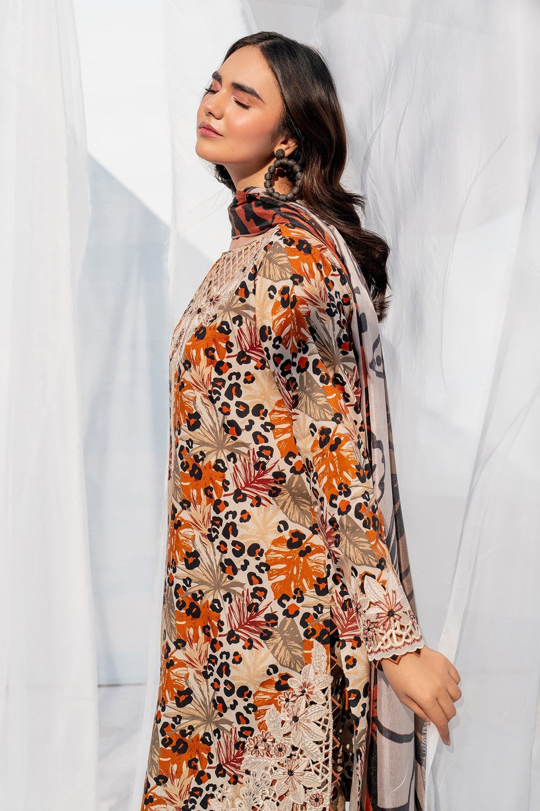 BAROQUE 3PC KARANDI PRINTED SHIRT WITH KARANDI PRINTED DUAPTTA AND TROUSER - 1702