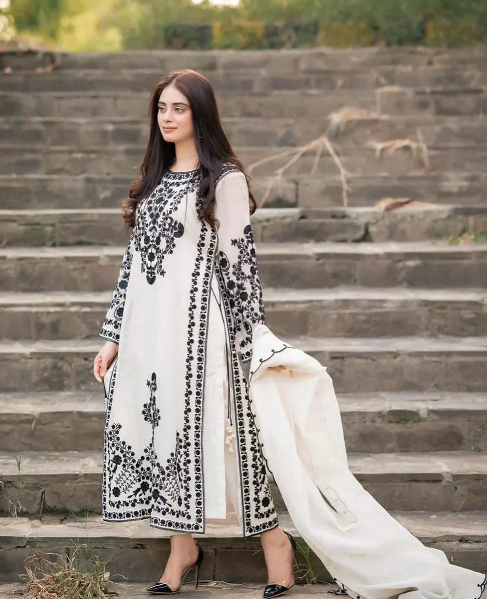 Lawn 3PC Embroidered With Chiffon Embroidered Dupatta-5019